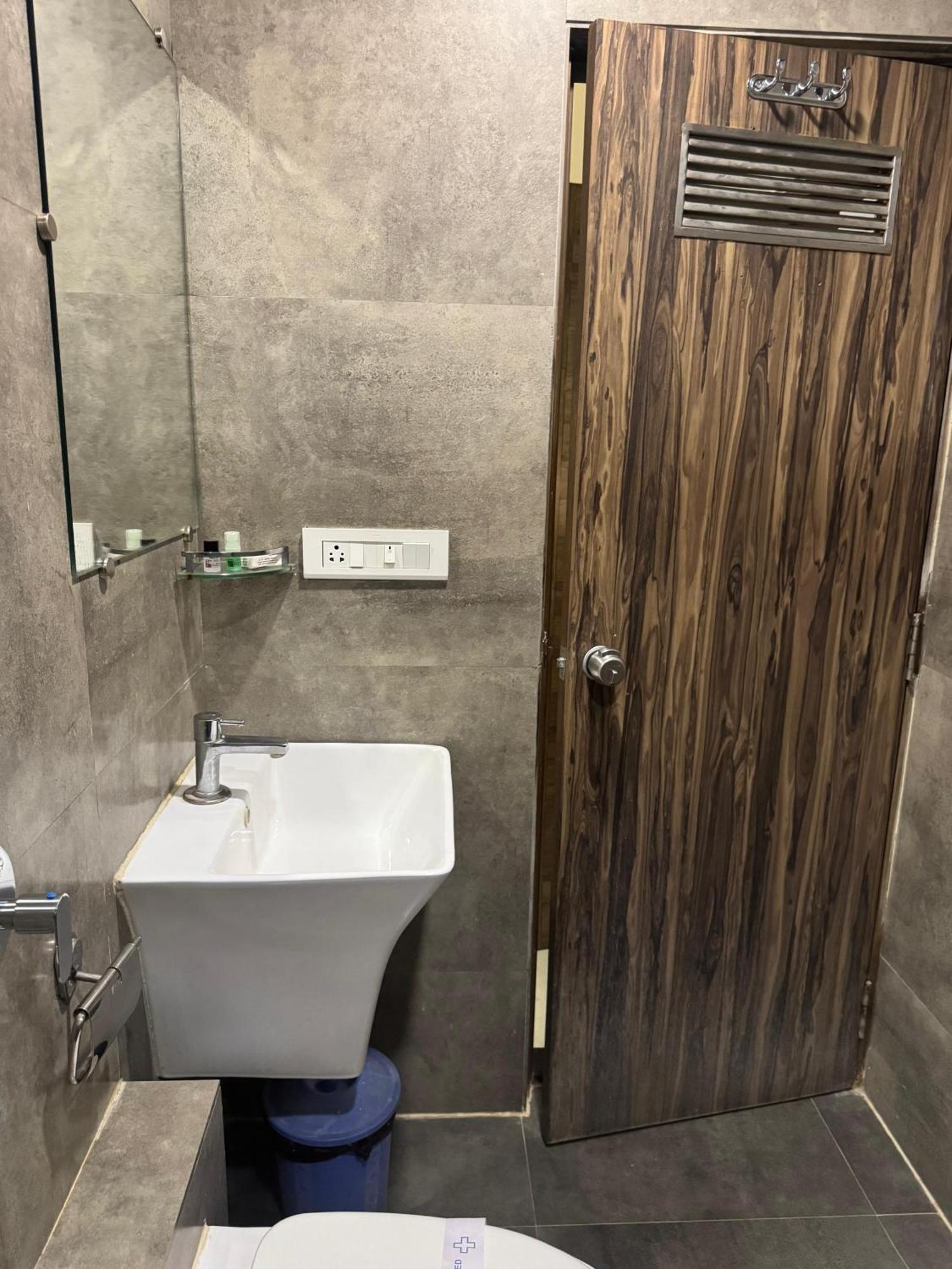 Hotel Kabir Ahmadabad Zewnętrze zdjęcie