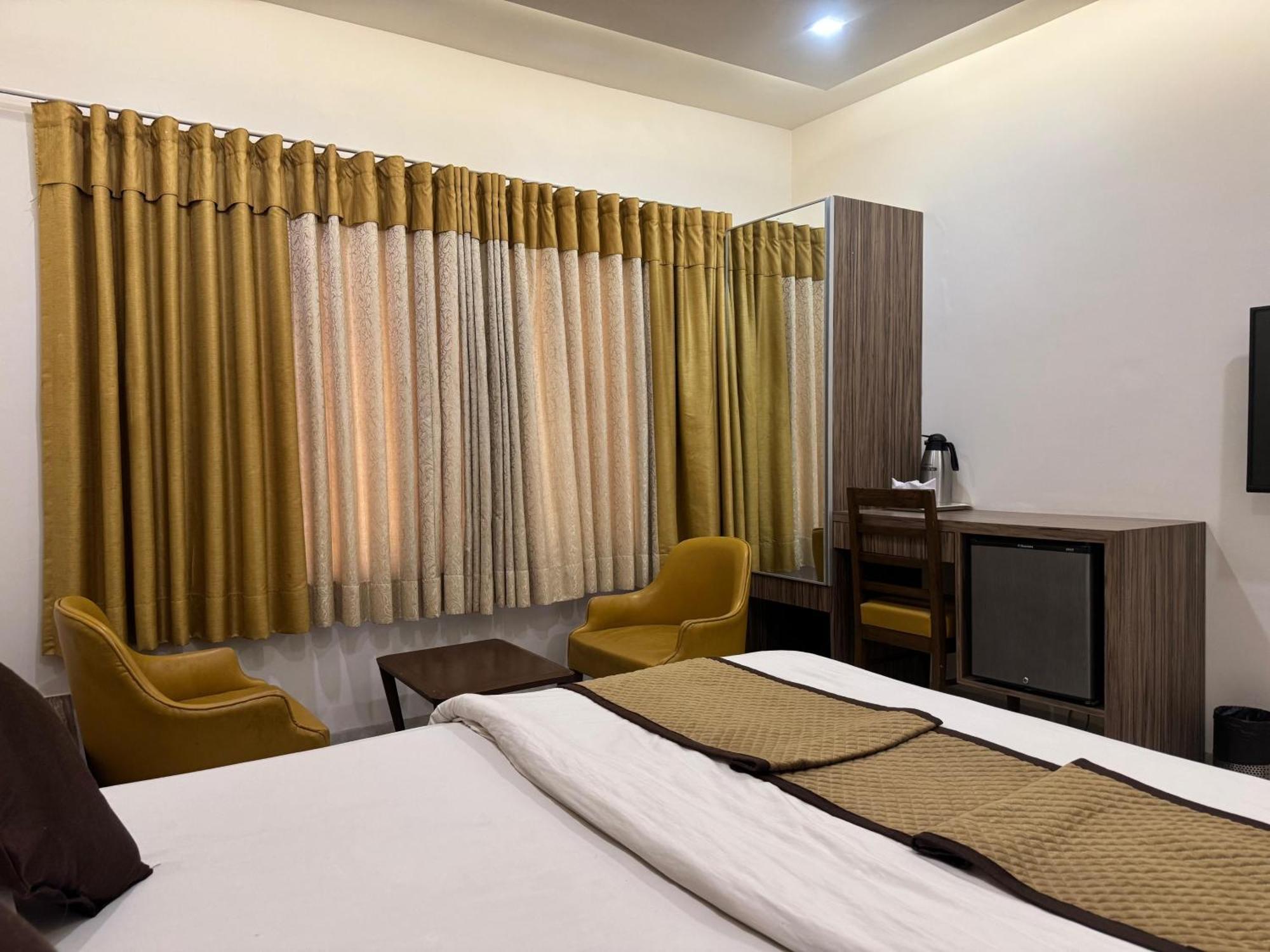 Hotel Kabir Ahmadabad Zewnętrze zdjęcie