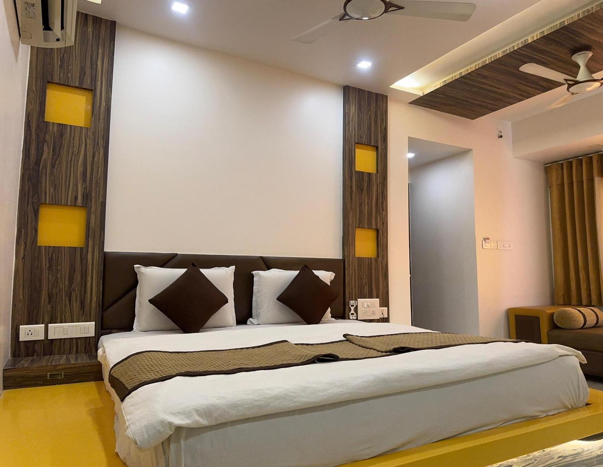 Hotel Kabir Ahmadabad Zewnętrze zdjęcie