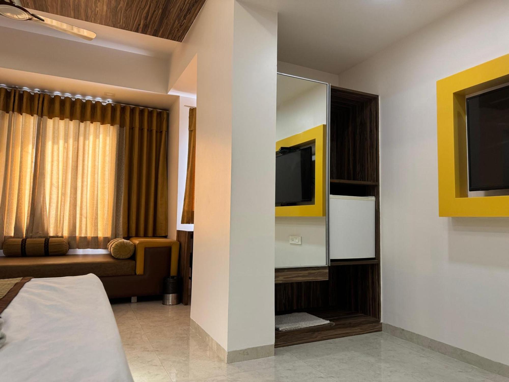 Hotel Kabir Ahmadabad Zewnętrze zdjęcie