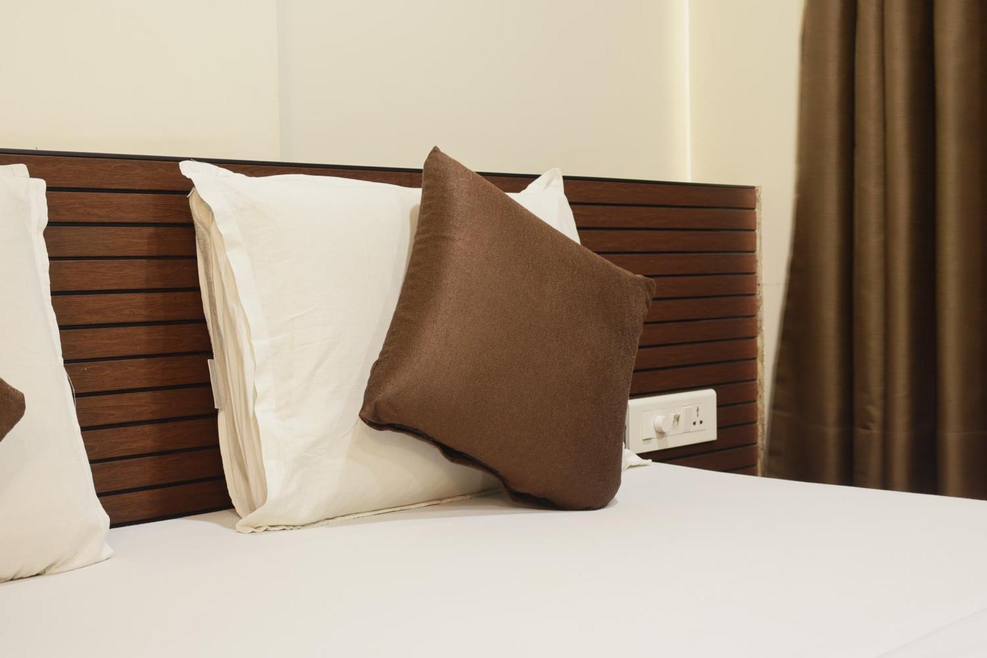 Hotel Kabir Ahmadabad Zewnętrze zdjęcie