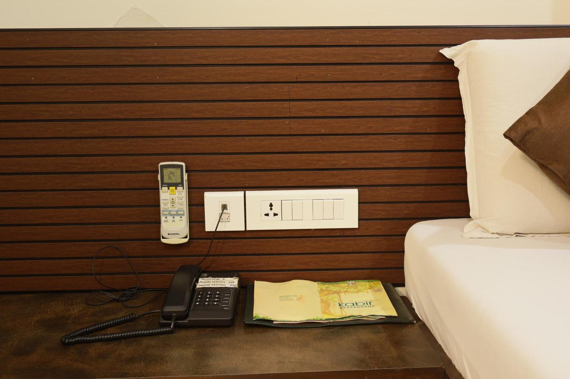 Hotel Kabir Ahmadabad Zewnętrze zdjęcie