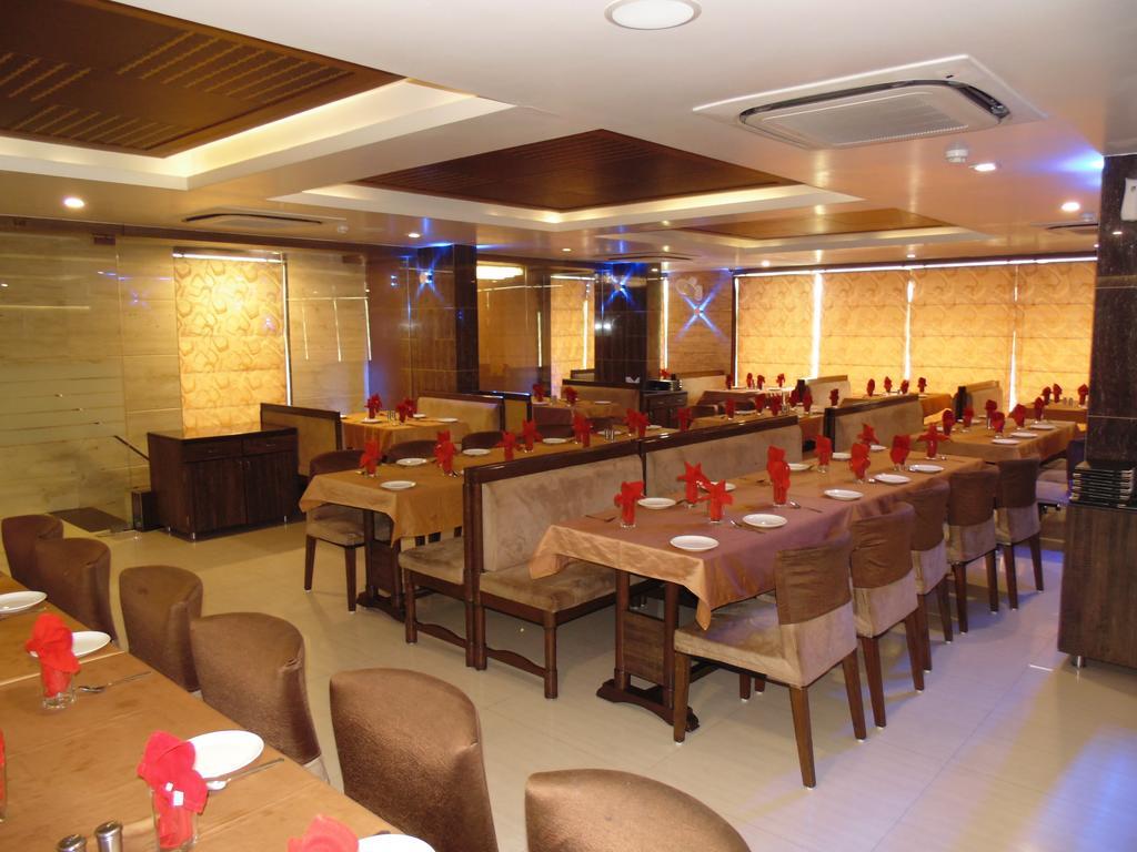 Hotel Kabir Ahmadabad Zewnętrze zdjęcie